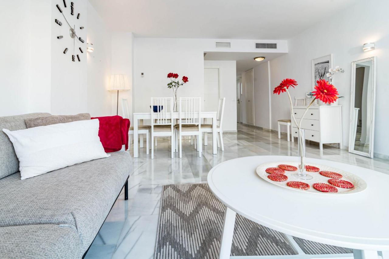 Captivating 2 Bedroom In Popular Nueva Andalucia Close To Centro Plaza Apartment